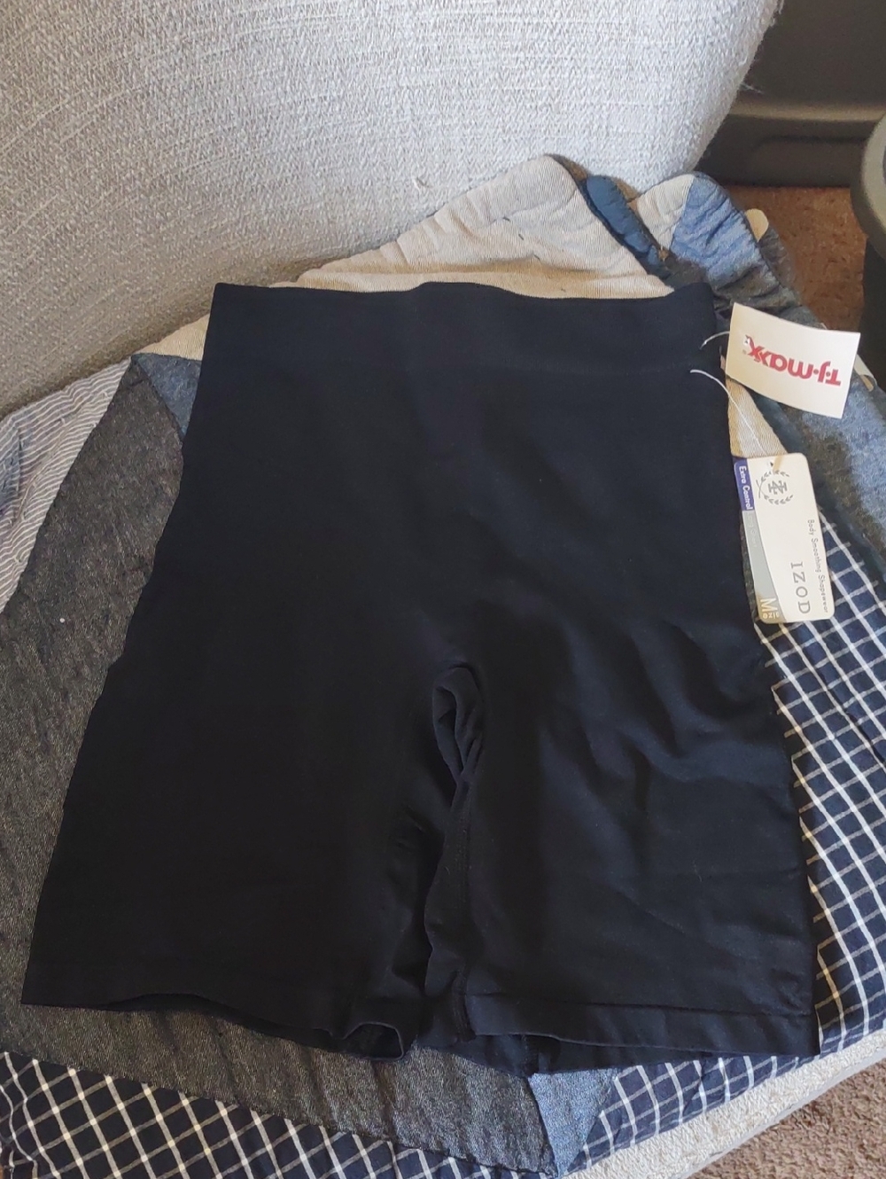NWT Izod Body Smoothing Shapewear Extra Control Long Short Size M